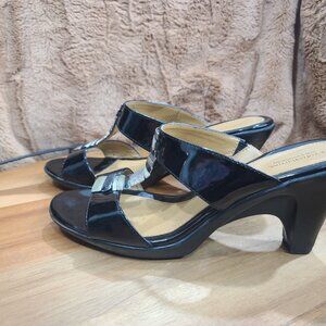 Dressy sandals with decorative front